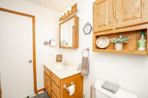 332 12 St, Plainwell MI 49080-1117 exterior