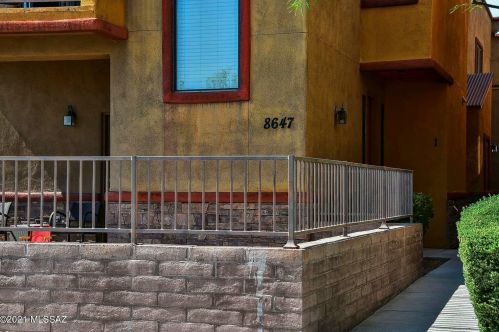8647 Placita De Las Tarascas, Tucson AZ  85710-6260 exterior