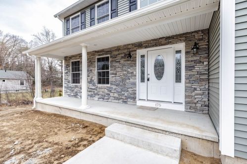 175 Barrington Dr, Springfield, MA 01129-1455