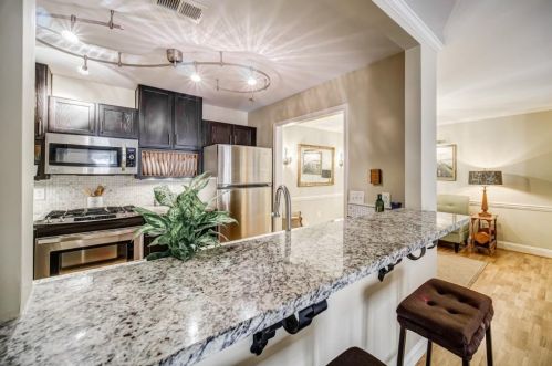 602 Bainbridge Dr, Atlanta GA 30327-4267 exterior