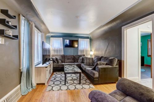 5946 40th St, Milwaukee WI  53209-3923 exterior