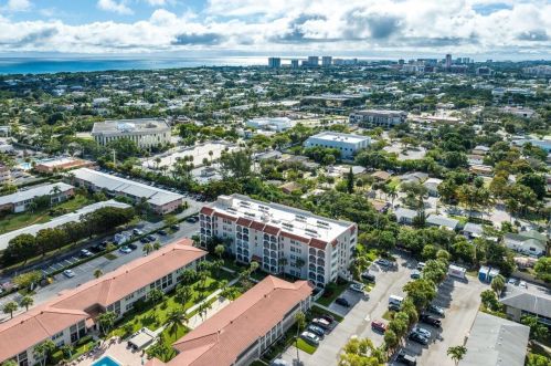 250 20th St, Boca Raton FL  33431-8040 exterior