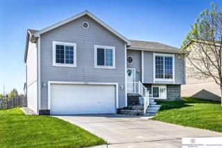 17105 Barnett St, Omaha, NE 68116-3018