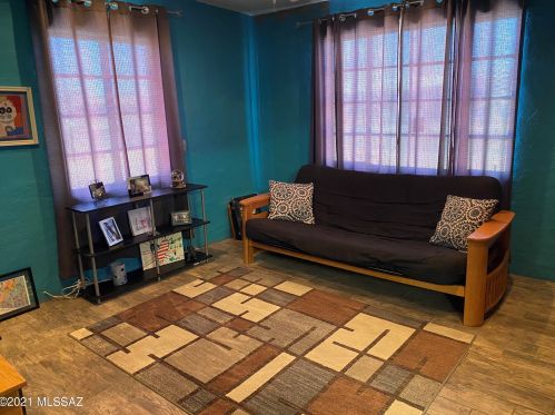 811 Idaho St, Tucson, AZ 85706-2317