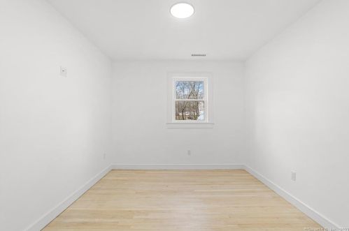 37 Walnut Hill Rd, Ridgefield CT  06877-2906 exterior