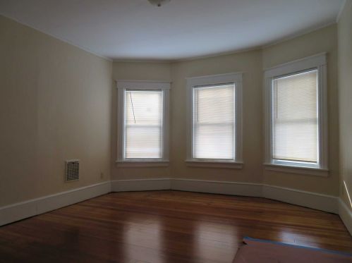 9 Oak St, Poughkeepsie NY  12601-4709 exterior