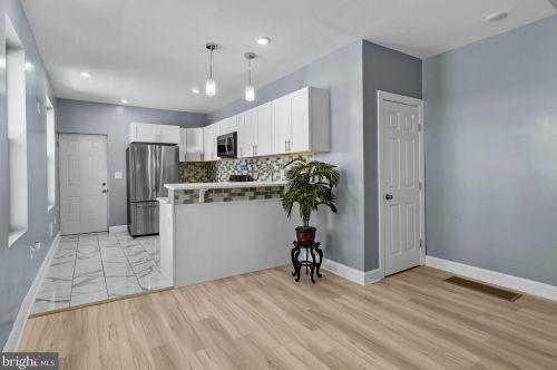 1329 26 St, Philadelphia PA 19146-4402 exterior