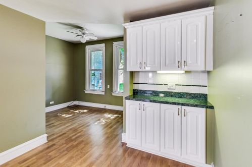 2145 Grace St, Chicago IL 60618-4901 exterior