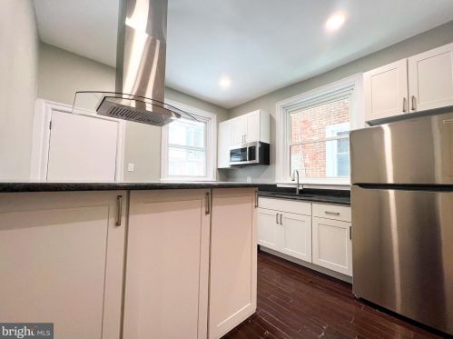 4924 9th St, Philadelphia PA  19141-3926 exterior