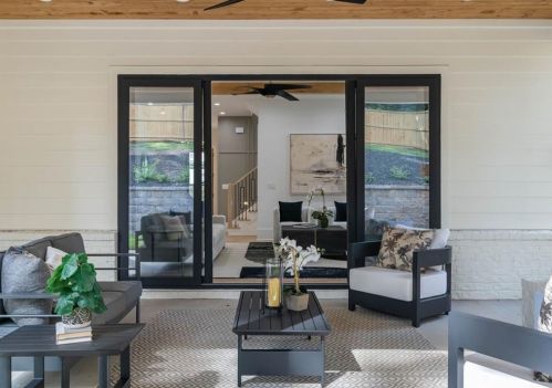 3918 Flowerland Dr, Atlanta GA  30319-1806 exterior