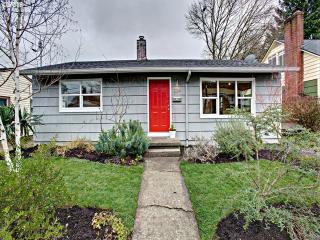 224 74th Ave, Portland OR  97215-1447 exterior
