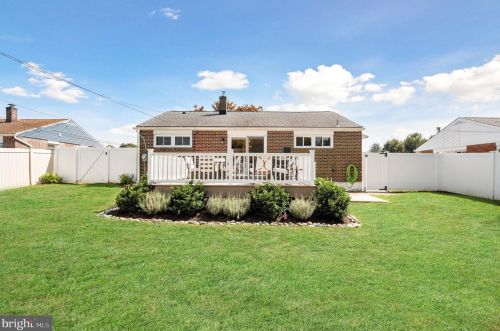 2160 Lee Ln, Chester PA 19014-2288 exterior