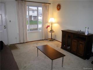 5957 Berwyn St, Dearborn Heights MI  48127-2928 exterior