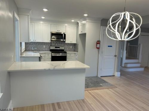 51 Leslie Pl, Irvington NJ  07111-1106 exterior