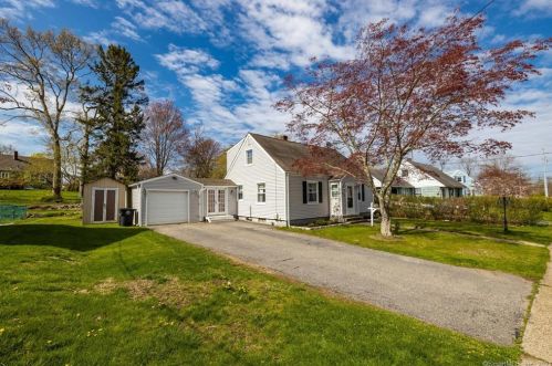 573 Buckingham Ave, Milford, CT 06460-6601