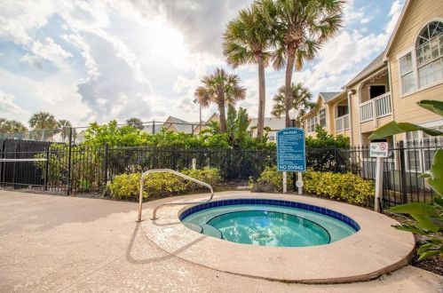 1037 Hiawassee Rd, Orlando FL  32835-1770 exterior