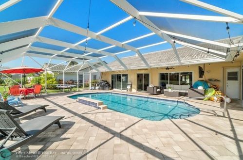 10190 Crosswind Rd, Boca Raton FL 33498-4739 exterior