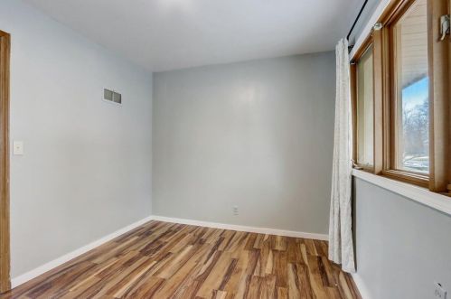 5241 Tuckaway Dr, Milwaukee WI 53221-3745 exterior