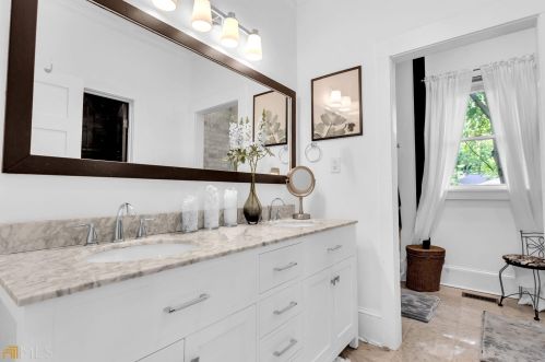 548 Holderness St, Atlanta GA 30310-1750 exterior