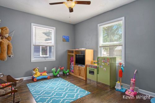 2412 Mccracken St, Meskegon MI 49441-1445 exterior