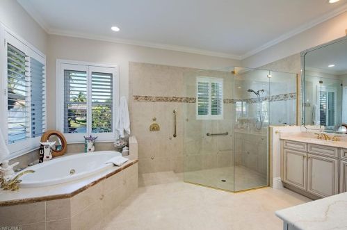 8800 Muirfield Dr, Naples FL 34109-4352 exterior