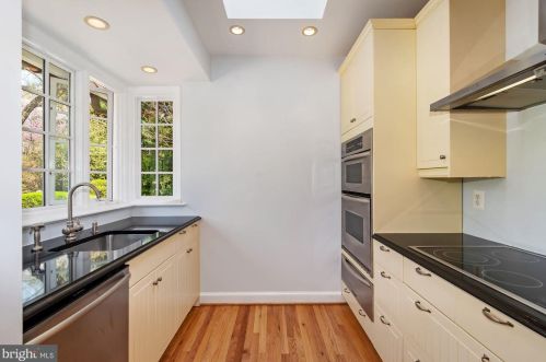 1835 Upshur St, Washington DC 20011-5351 exterior