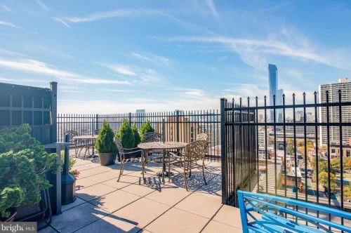 118 21st St, Philadelphia PA 19103-4431 exterior