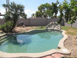 3724 Mercer Ln, Phoenix AZ  85028-3519 exterior