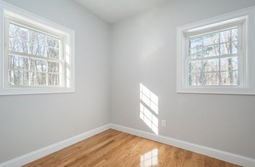 711 Salisbury St, Worcester MA 01609-1122 exterior