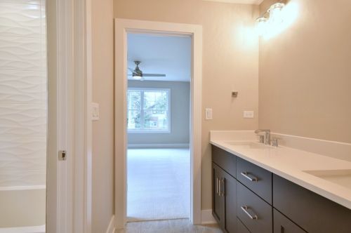 698 Berkley Ave, Elmhurst IL  60126-4244 exterior