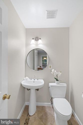 1634 Monroe St, Washington DC 20010-1803 exterior