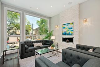 2623 Marshfield Ave, Chicago, IL 60614-1001