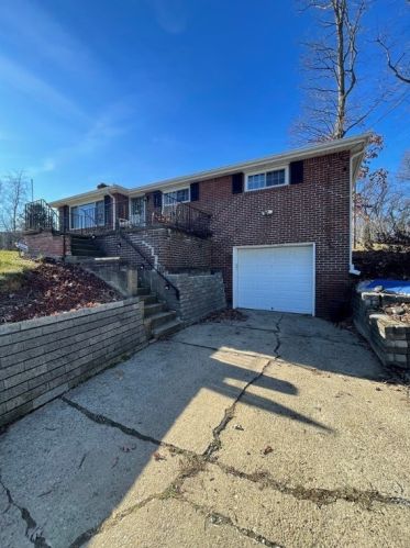 348 Moon Clinton Rd, Moon Twp PA  15108-2432 exterior