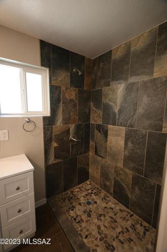 5751 28 St, Tucson AZ 85711-5925 exterior