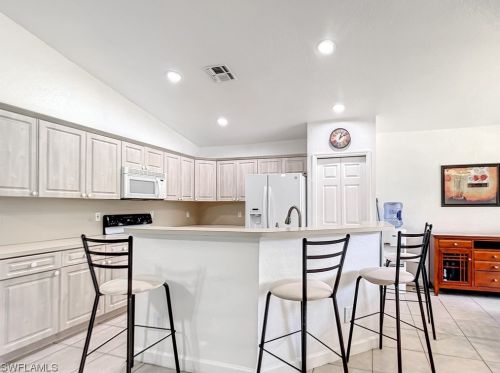 121 29 St, Naples FL 34117-4240 exterior