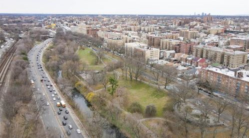 601 226 St, Bronx NY 10466-3932 exterior