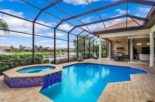 6512 Costa Cir, Naples FL 34113-1702 exterior