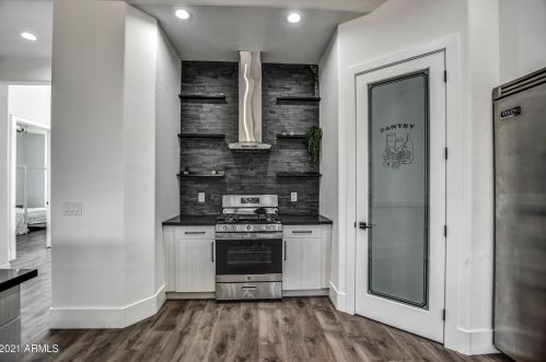 6434 12 St, Phoenix AZ 85086-4804 exterior