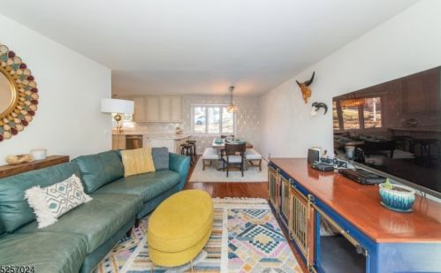 24 Freeman Ave, Parsippany NJ 07834-2419 exterior