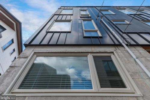 936 Leithgow St, Philadelphia PA 19123-1440 exterior