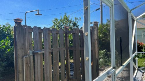 1911 Gaskins Cir, Fort Pierce FL  34952-6640 exterior