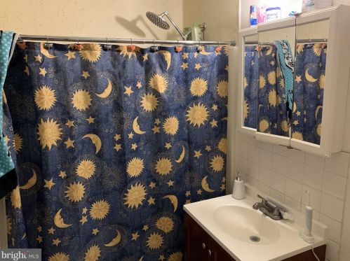 8 Ashland Ave, Manor PA 19036-1624 exterior