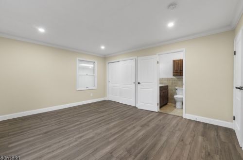 114 Woodlawn Ave, Bridgewater NJ 08807-2031 exterior