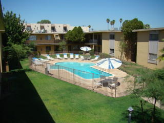 320 Medlock Dr, Phoenix AZ  85013-2311 exterior