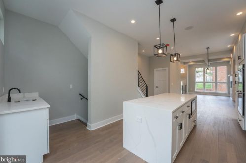 230 Fountain St, Philadelphia PA  19128-4508 exterior