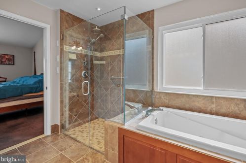 2819 Lee Dr, Jamison PA 18929-1047 exterior