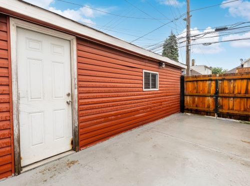 1627 Mcvicker Ave, Chicago IL 60630-1925 exterior