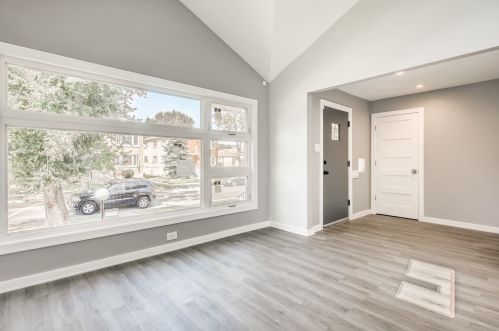 8727 Kimbark Ave, Chicago, IL 60619-7019