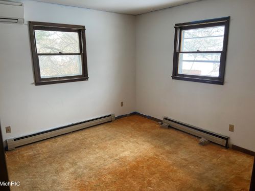 1322 Colburn Ave, Big Rapids MI 49307-1618 exterior