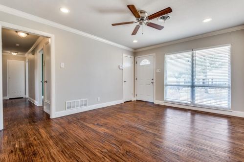 2211 Dewitt St, Irving TX 75062-4210 exterior